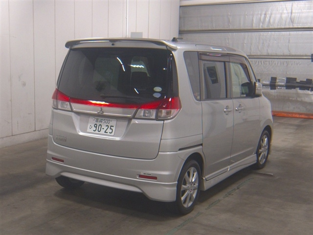 MITSUBISHI DELICA D2 2014