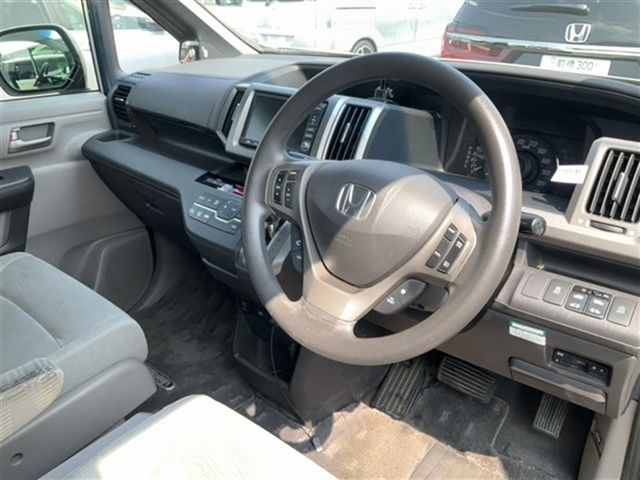 HONDA STEP WAGON 2012