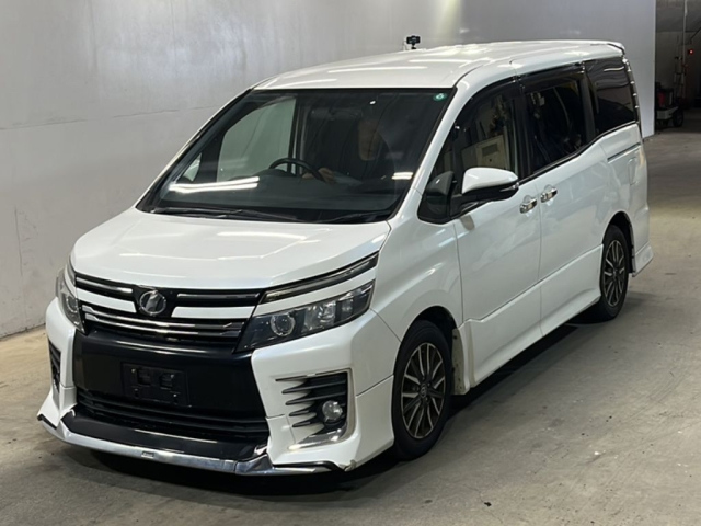TOYOTA VOXY 2014