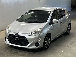 TOYOTA AQUA 2016