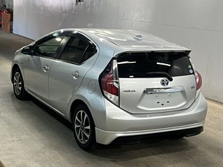 TOYOTA AQUA 2016