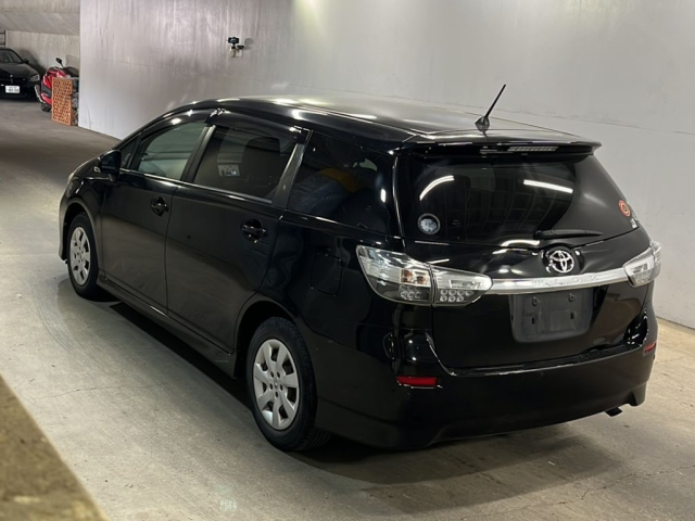 TOYOTA WISH 2016