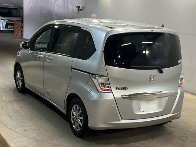 HONDA FREED 2012
