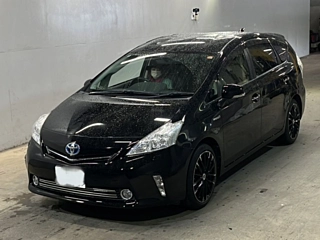 TOYOTA PRIUS ALPHA 2014
