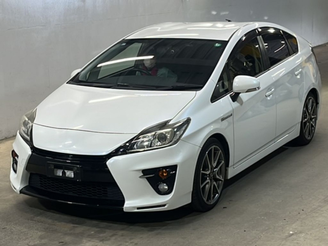 TOYOTA PRIUS 2013