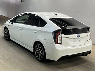 TOYOTA PRIUS 2013