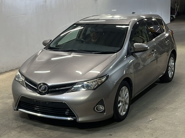 TOYOTA AURIS 2013