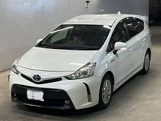 TOYOTA PRIUS ALPHA 2015