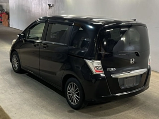 HONDA FREED 2013