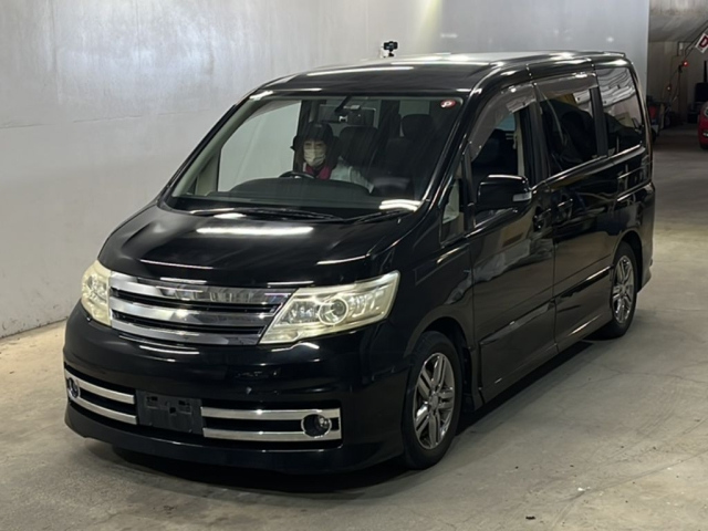 NISSAN SERENA 2010