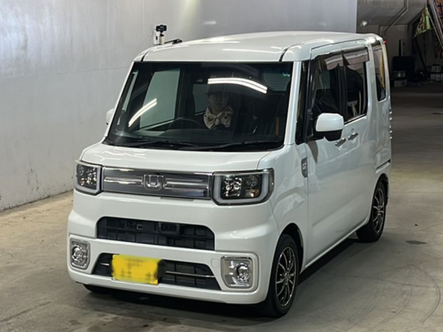 DAIHATSU WAKE 2016