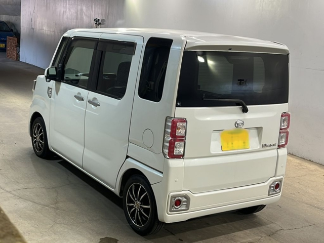 DAIHATSU WAKE 2016