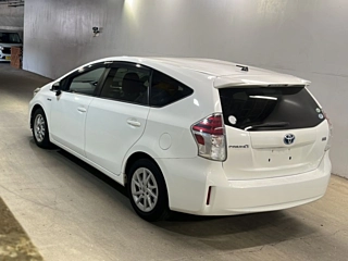 TOYOTA PRIUS ALPHA 2015
