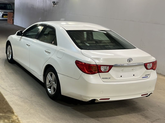 TOYOTA MARK X 2010