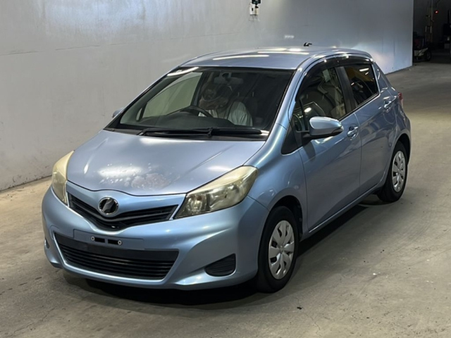 TOYOTA VITZ 2012
