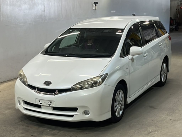 TOYOTA WISH 2010
