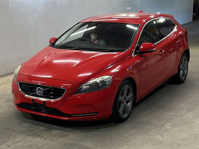 VOLVO V40 2014