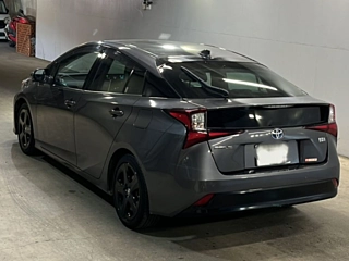 TOYOTA PRIUS 2021