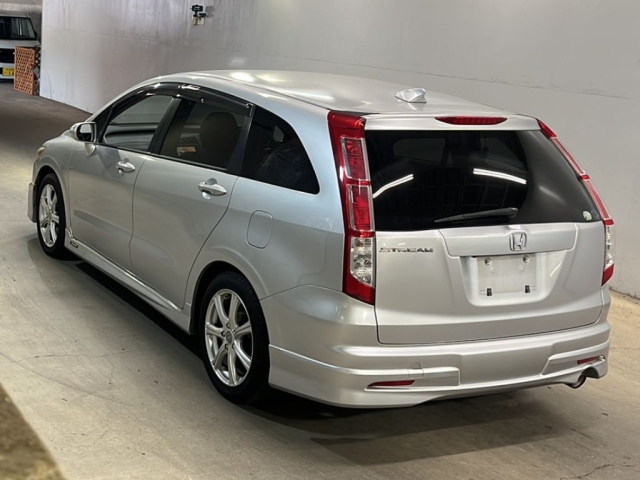 HONDA STREAM 2010