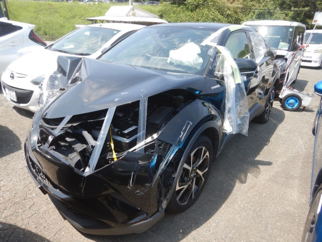 TOYOTA C-HR 2017