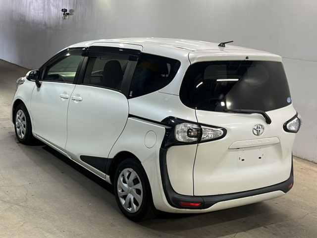 TOYOTA SIENTA 2017