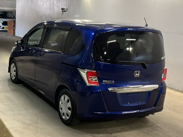 HONDA FREED 2015