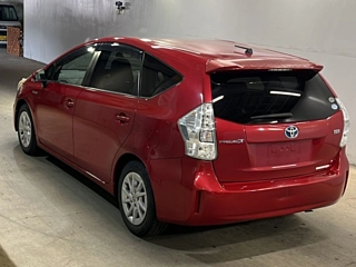 TOYOTA PRIUS ALPHA 2012