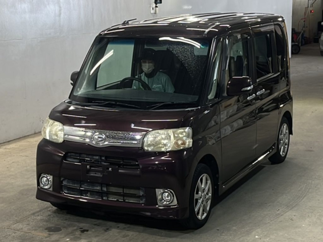 DAIHATSU TANTO 2013