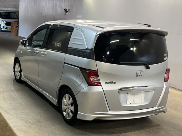HONDA FREED 2011