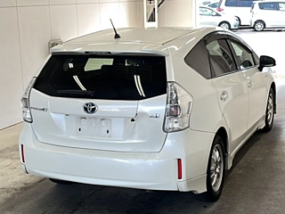 TOYOTA PRIUS ALPHA 2014