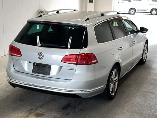 VOLKSWAGEN PASSAT VARIANT 2014