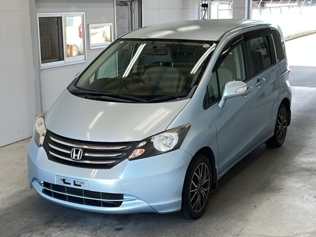 HONDA FREED 2010