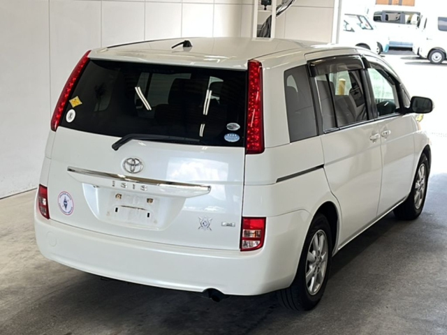 TOYOTA ISIS 2010