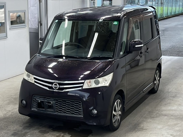 NISSAN ROOX 2011