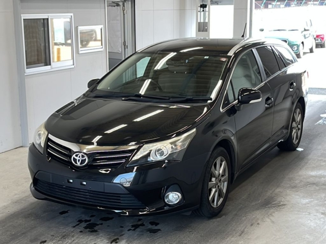 TOYOTA AVENSIS WAGON 2012