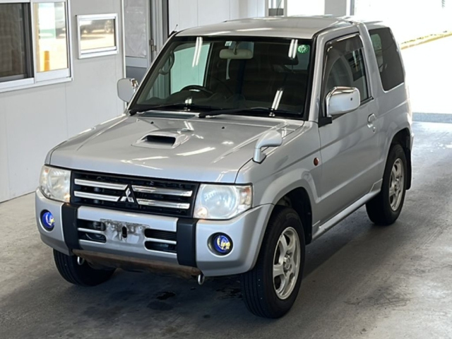 MITSUBISHI PAJERO MINI 2011