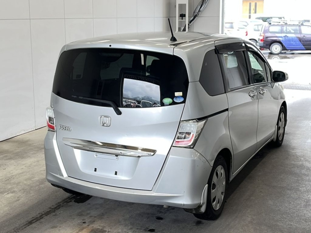 HONDA FREED 2012