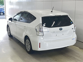 TOYOTA PRIUS ALPHA 2014
