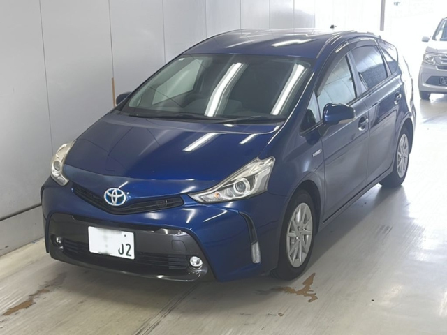 TOYOTA PRIUS ALPHA 2015
