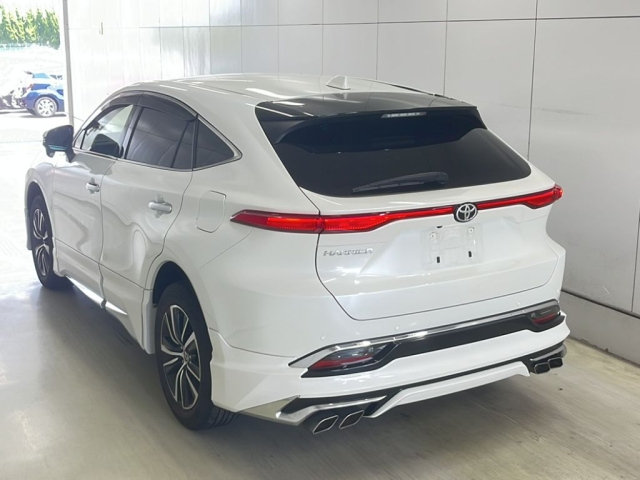 TOYOTA HARRIER 2022
