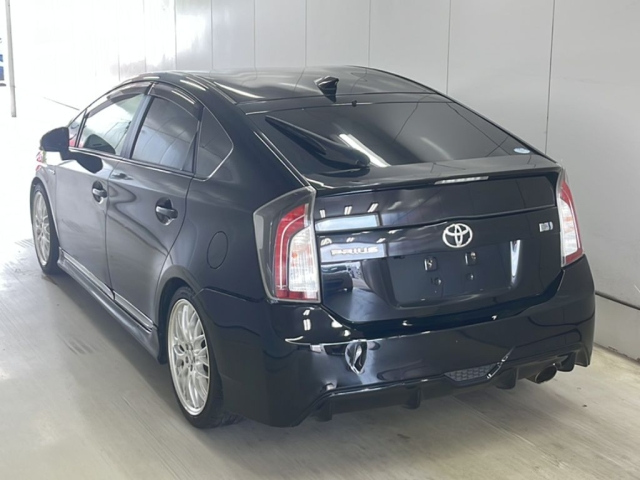 TOYOTA PRIUS 2013
