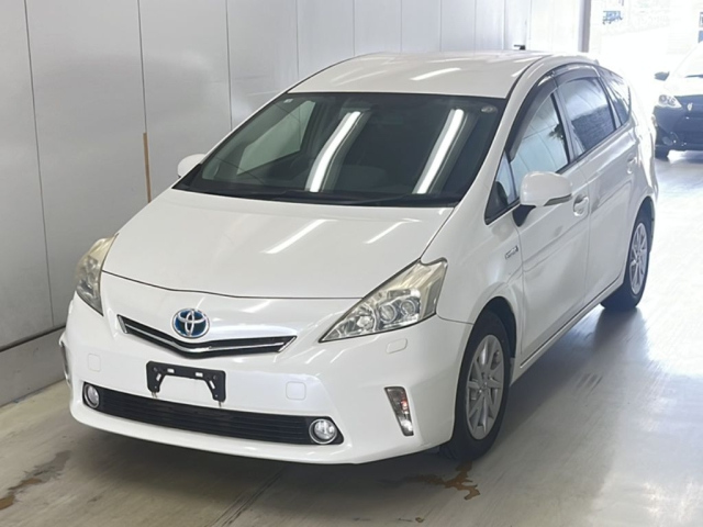 TOYOTA PRIUS ALPHA 2012