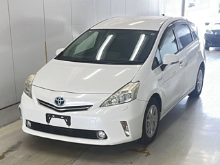TOYOTA PRIUS ALPHA 2012