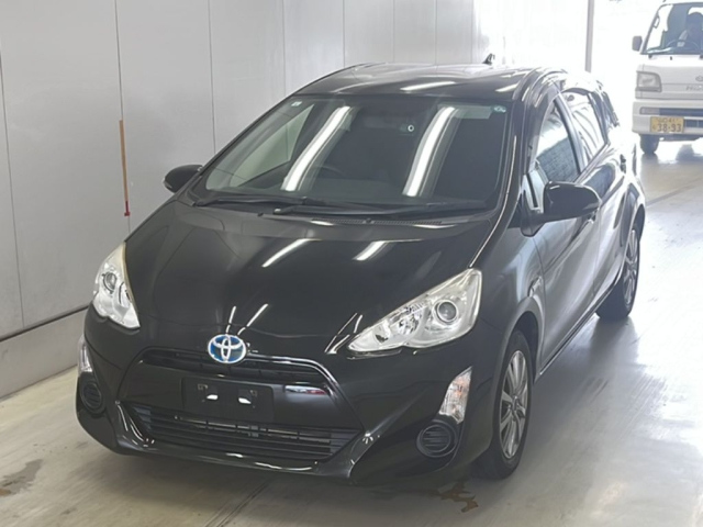 TOYOTA AQUA 2015