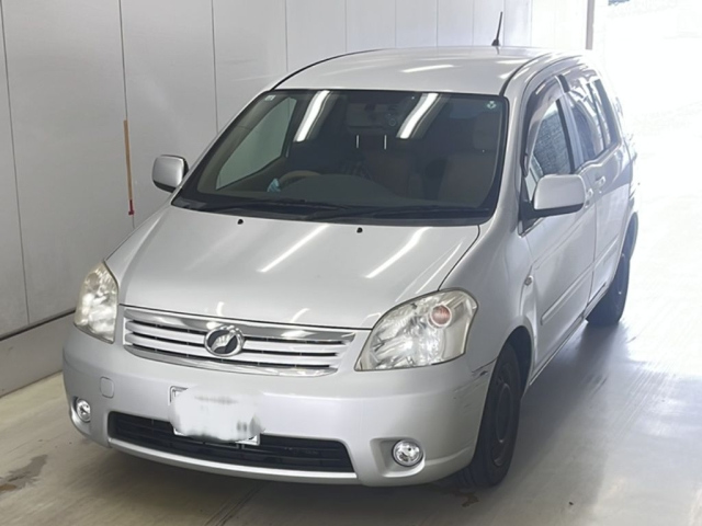 TOYOTA RAUM 2009