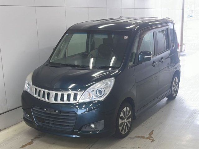 MITSUBISHI DELICA D2 2014