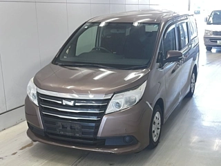TOYOTA NOAH 2014