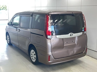 TOYOTA NOAH 2014