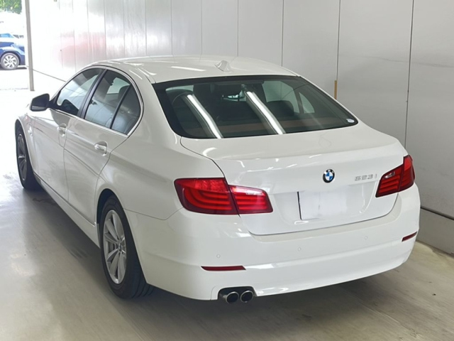 BMW 5 SERIES 2010