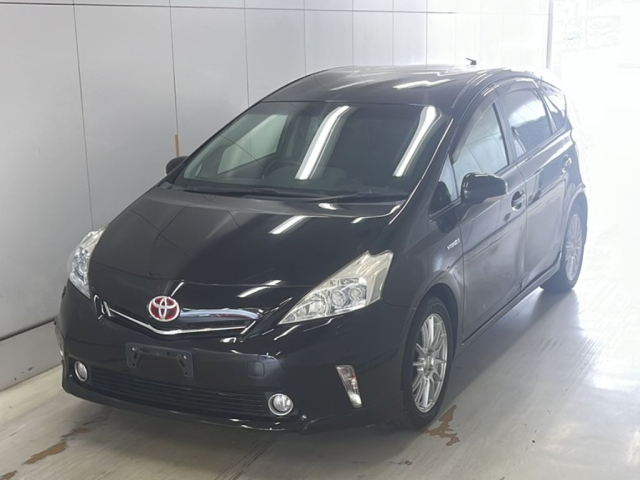 TOYOTA PRIUS ALPHA 2012